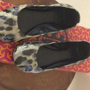 Size5 Tory Burch pattern leather flats